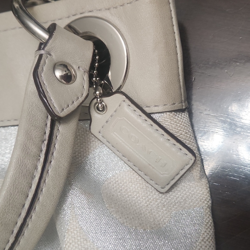 Purse - Picture 5 of 9